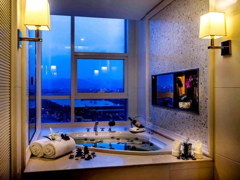 Hotel Pullman Qingdao Ziyue