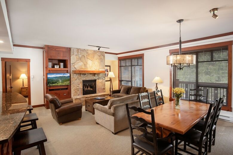 First Tracks Lodge