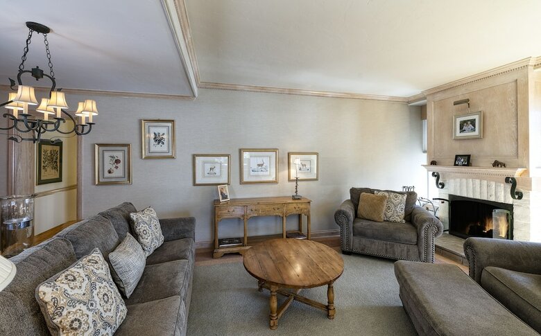 Hotel Vail's Mountain Haus