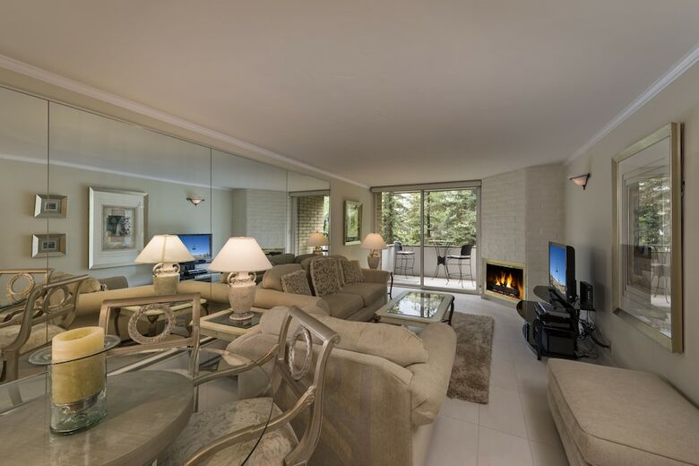 Hotel Vail's Mountain Haus