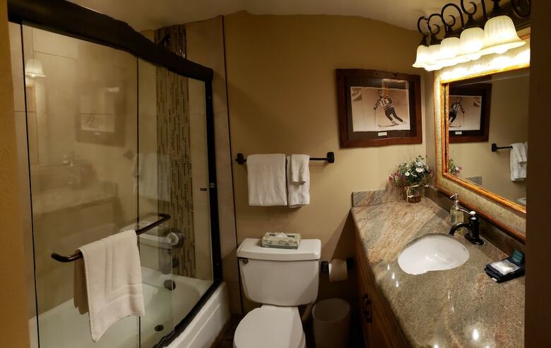 Hotel Vail's Mountain Haus