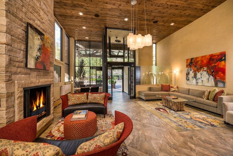 Hotel Vail's Mountain Haus