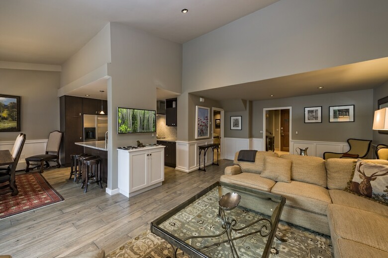 Hotel Vail's Mountain Haus