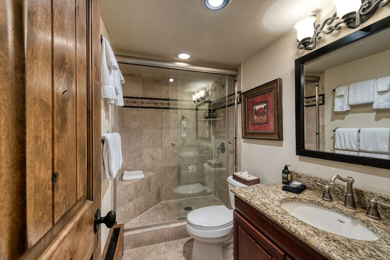 Hotel Vail's Mountain Haus