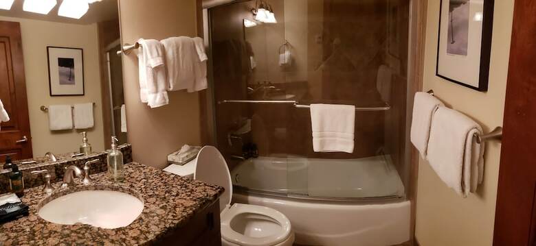 Hotel Vail's Mountain Haus