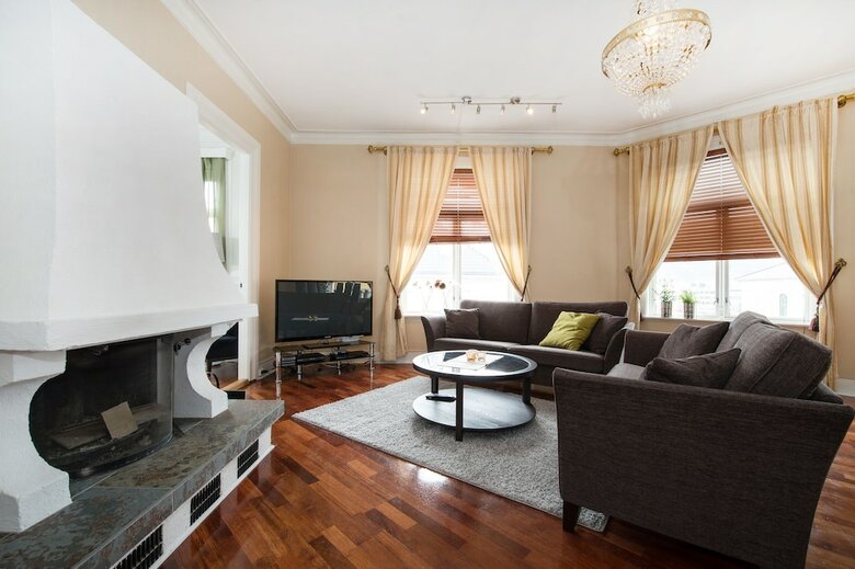 Enter Troms� Apartments
