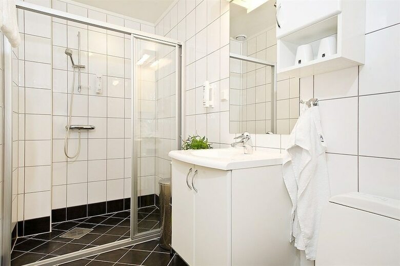 Enter Troms� Apartments