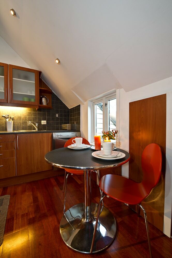 Enter Troms� Apartments
