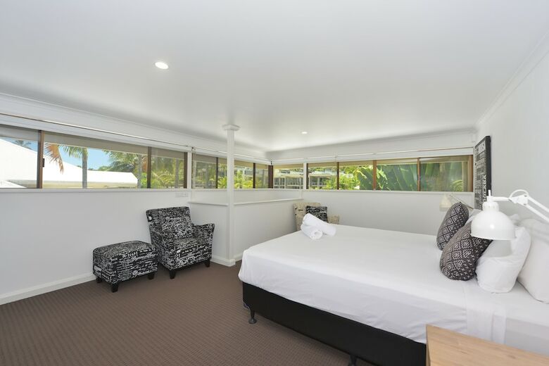 Hotel Driftwood Mantaray