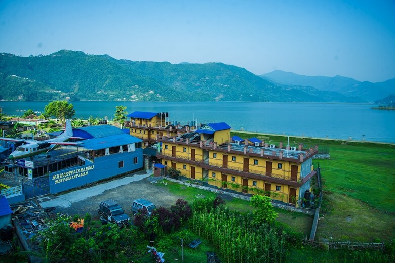 Hotel Lakefront