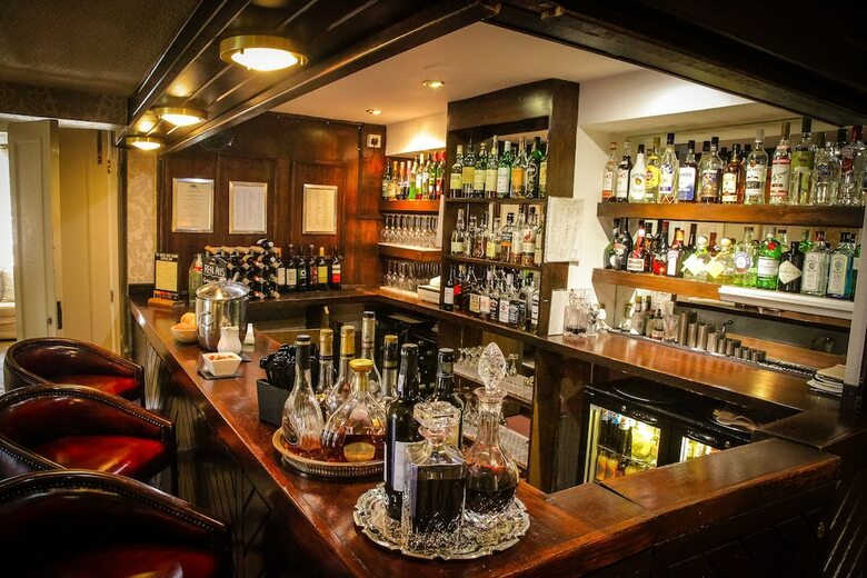 Crown Hotel
