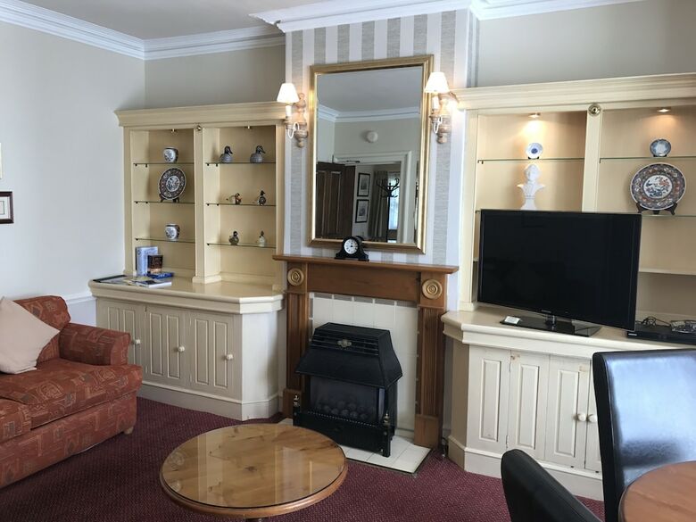 Crown Hotel
