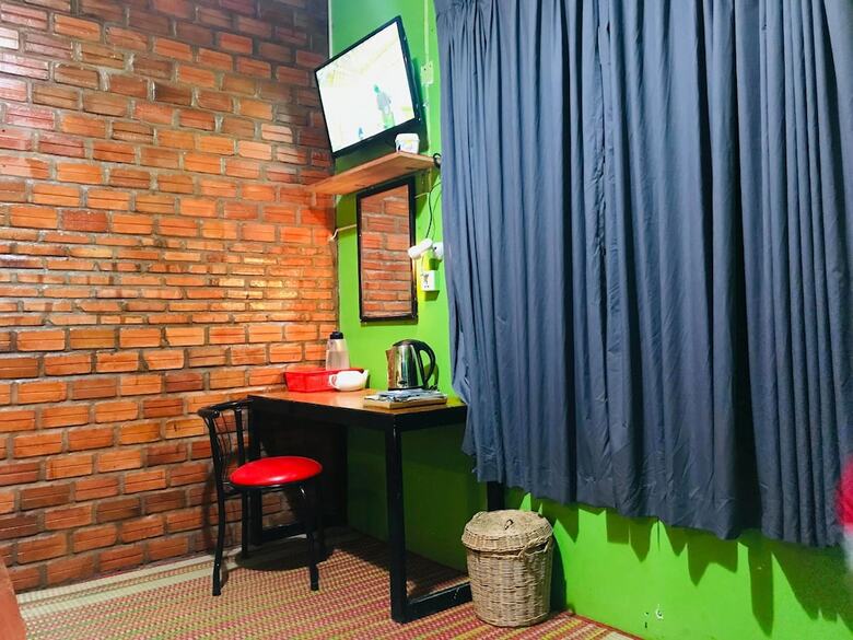 Hostal Warm Bed Hostel