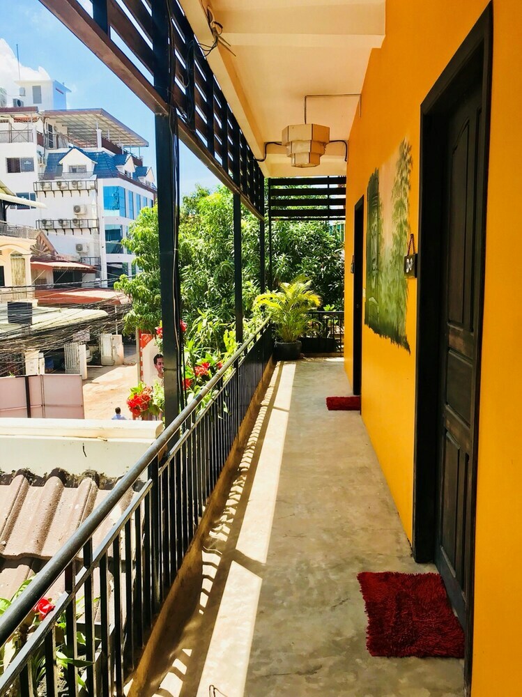Hostal Warm Bed Hostel