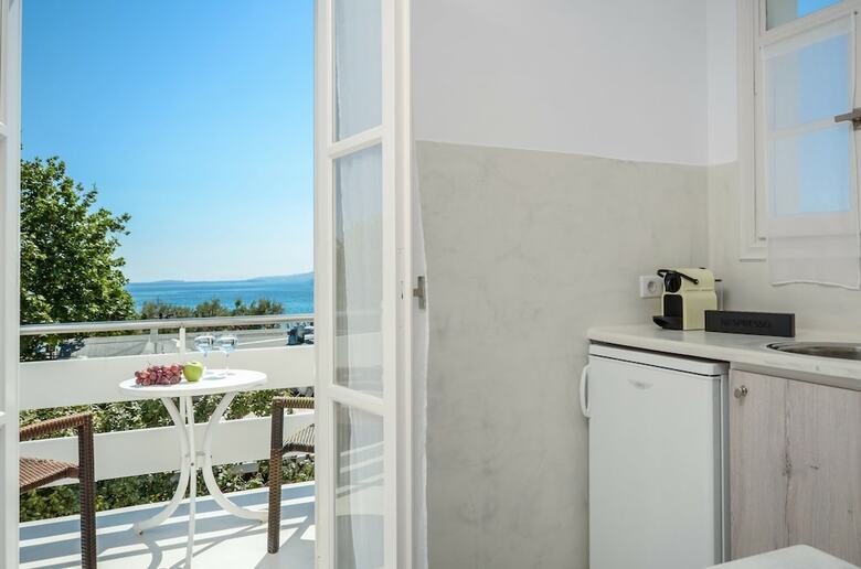 Ostria Hotel