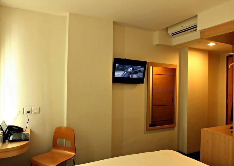 M Hotel Jakarta