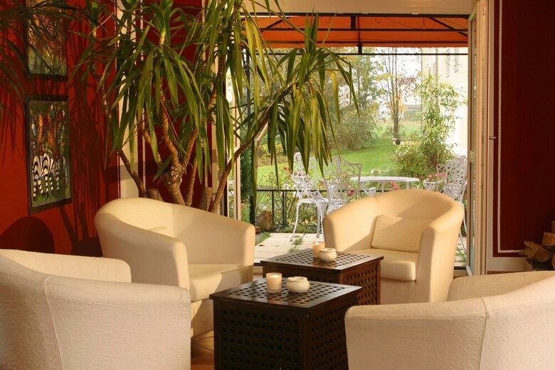 Airport Regent Hotel