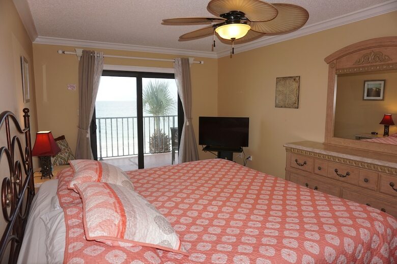 Las Brisas Condominiums