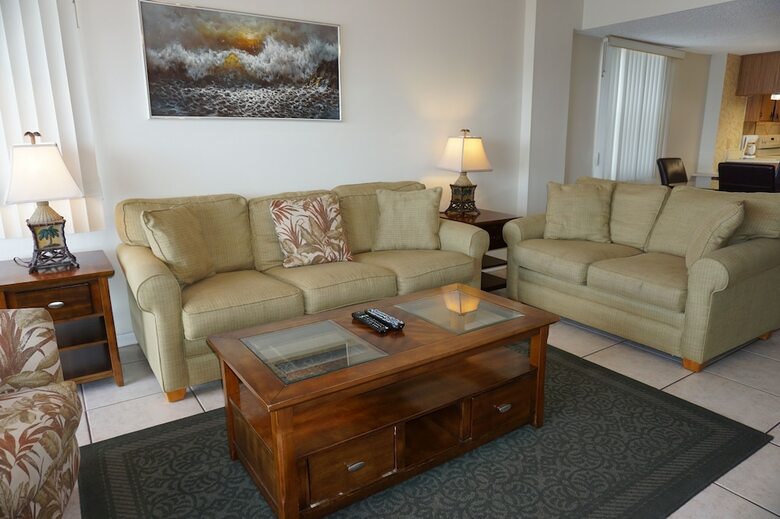 Las Brisas Condominiums