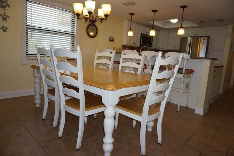 Las Brisas Condominiums