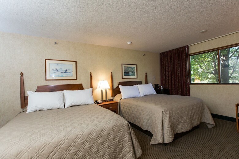 Hotel Commodores Inn
