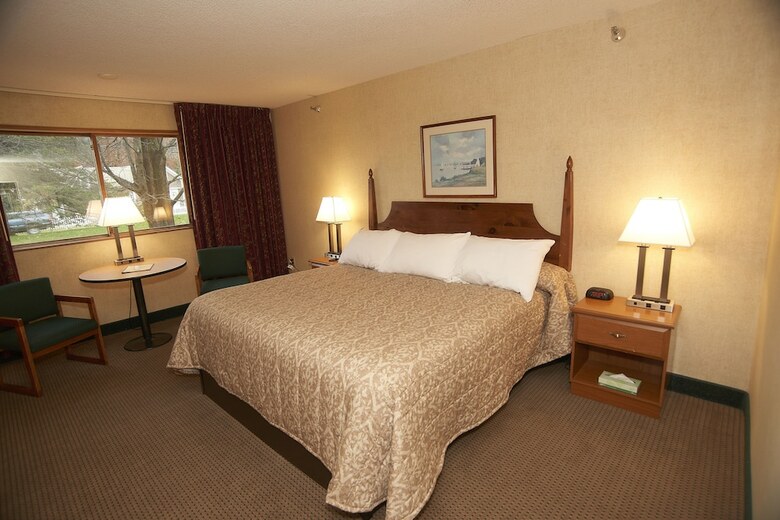 Hotel Commodores Inn