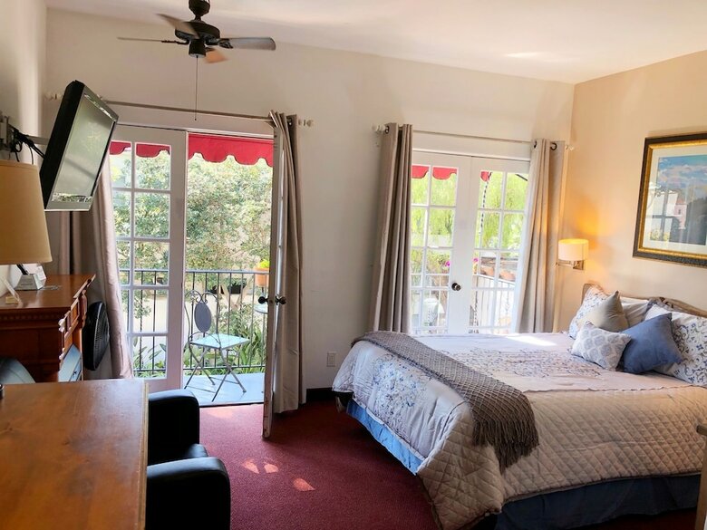 Hotel Villa Rosa Inn