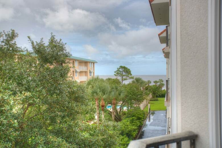 Hodnett Cooper's Beach Club