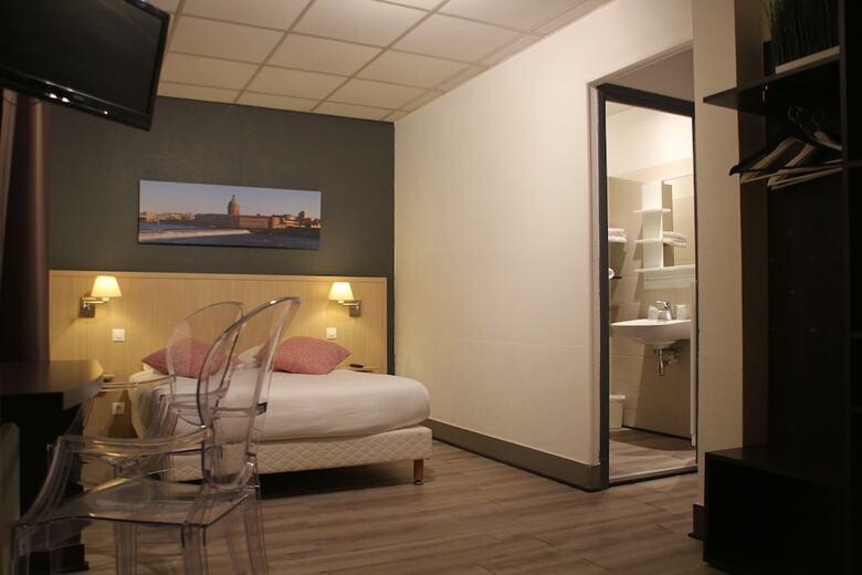 Hotel Vol De Nuit