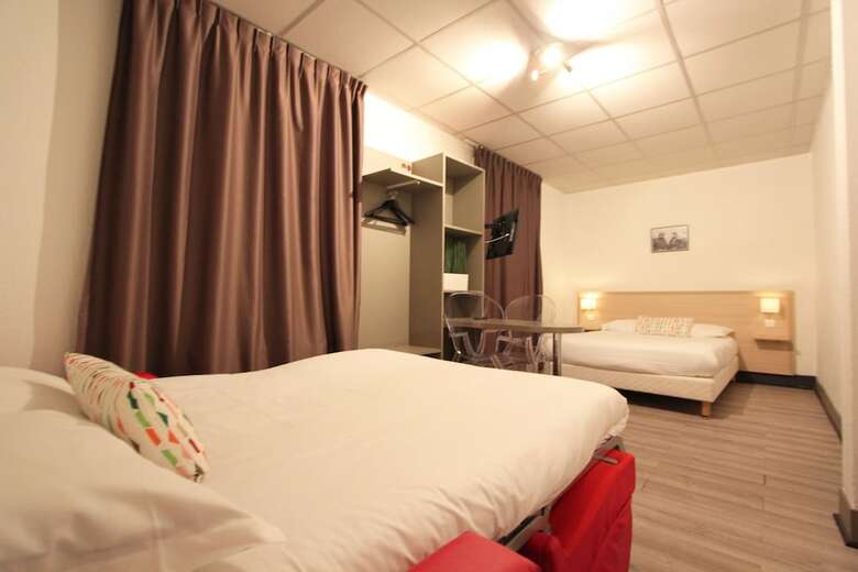 Hotel Vol De Nuit