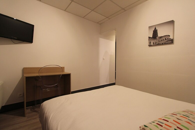 Hotel Vol De Nuit