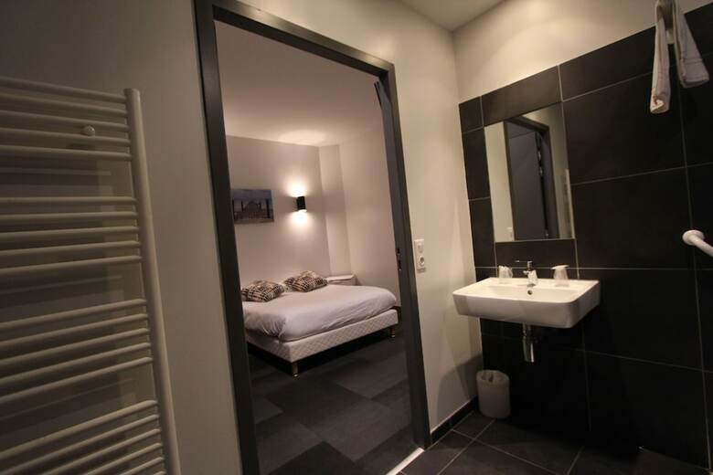Hotel Vol De Nuit