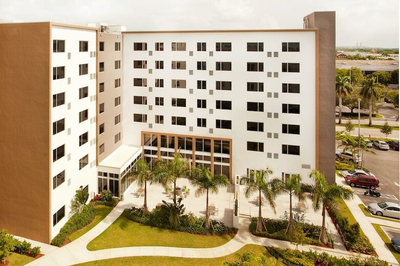 Hotel Element Miami Doral