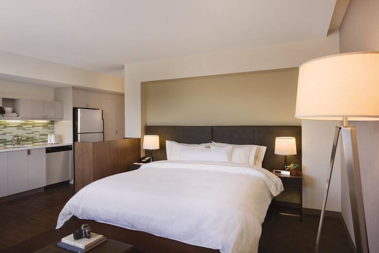Hotel Element Miami Doral
