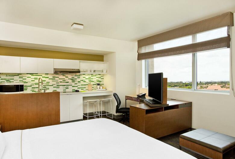 Hotel Element Miami Doral