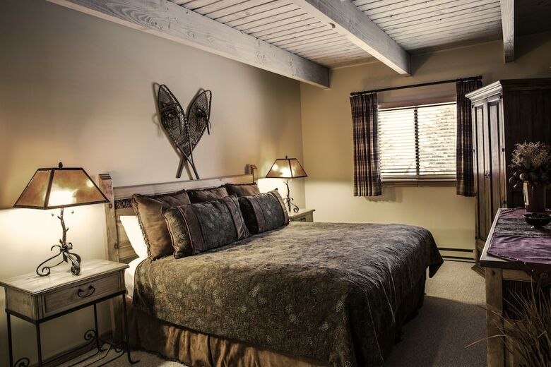 The Timberline Condominiums