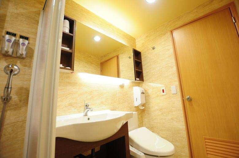 Kindness Hotel - Tainan Chihkan Tower