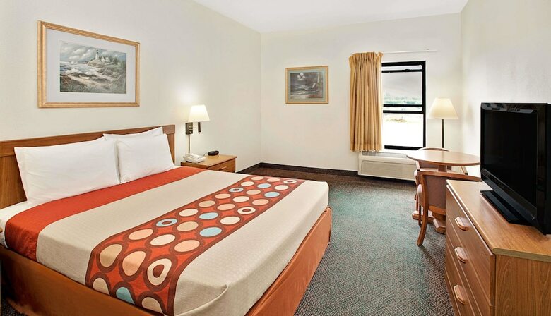 Motel Super 8 By Wyndham Hampshire Il