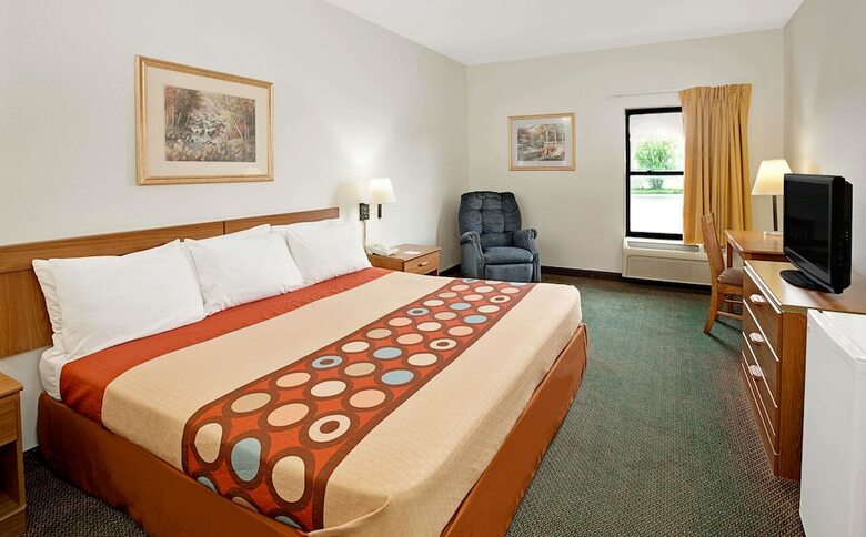 Motel Super 8 By Wyndham Hampshire Il