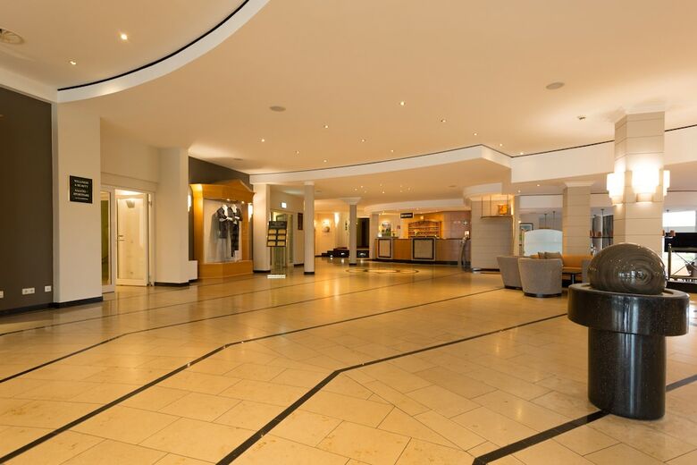 Court Hotel