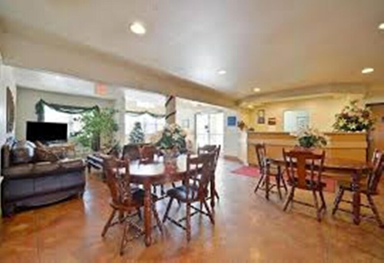 Hotel Americas Best Value Inn & Suites Ada