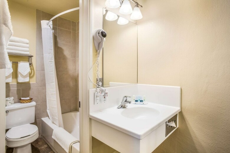 Motel Quality Inn Near Downtown Santa Barbara