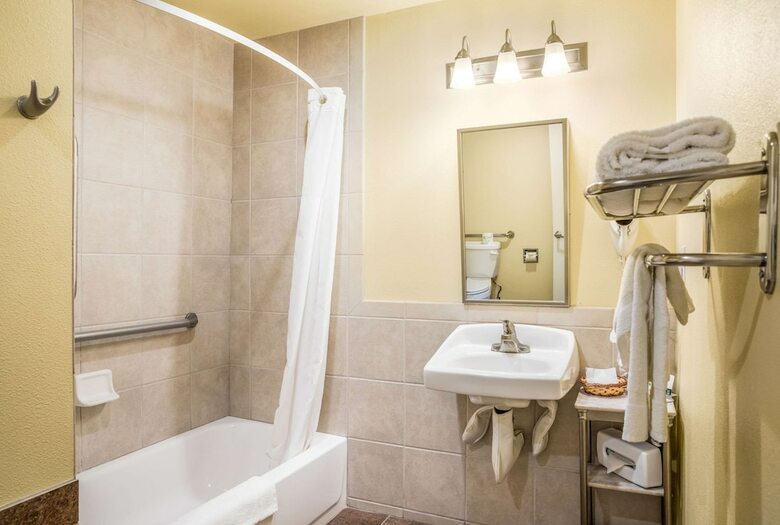 Motel Quality Inn Near Downtown Santa Barbara