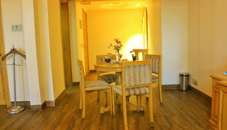 Dee Marks Hotel & Resorts