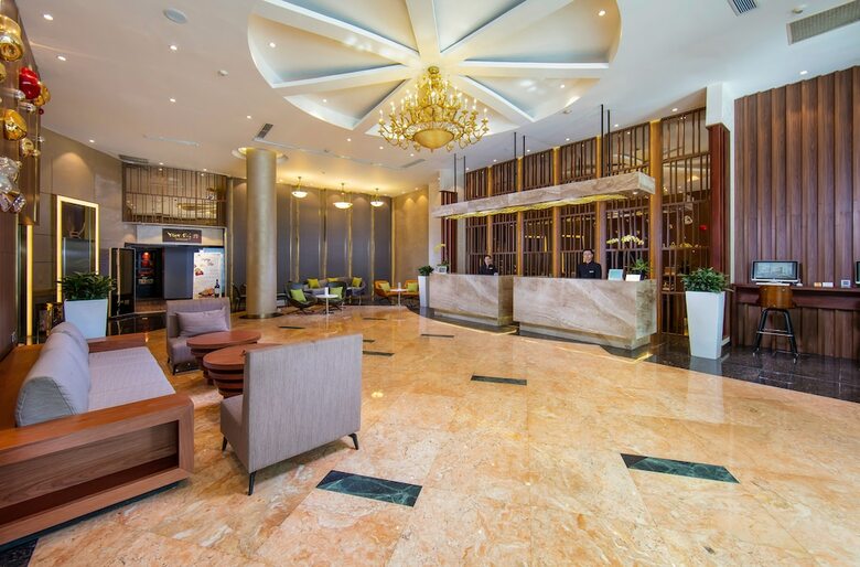 Lake Side Hotel