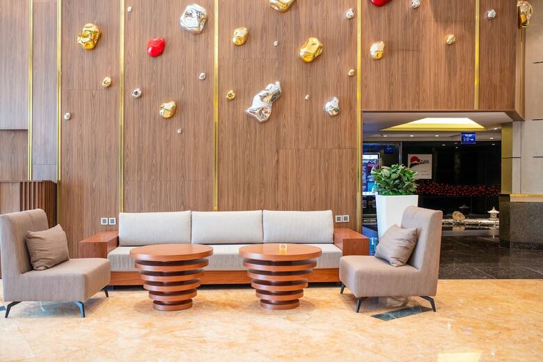 Lake Side Hotel