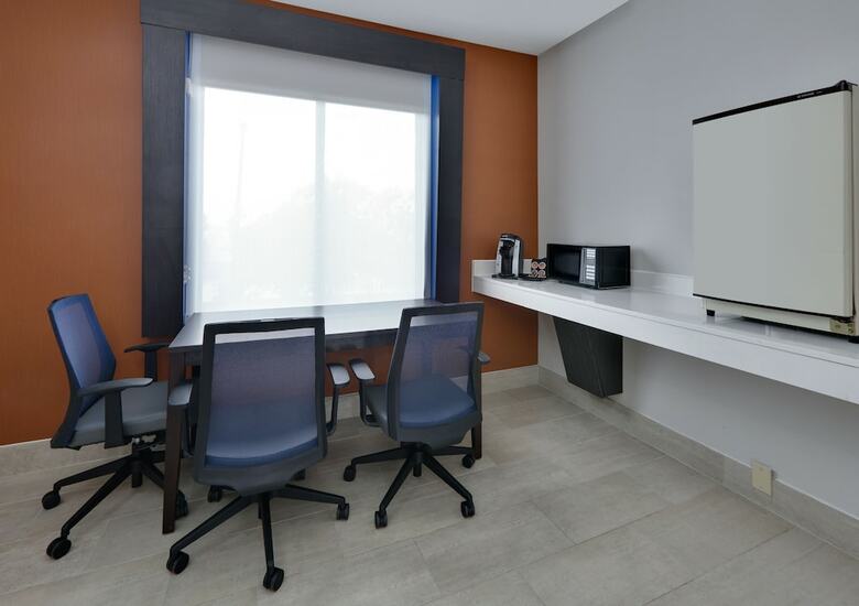 Holiday Inn Express Hotel & Suites Duncanville