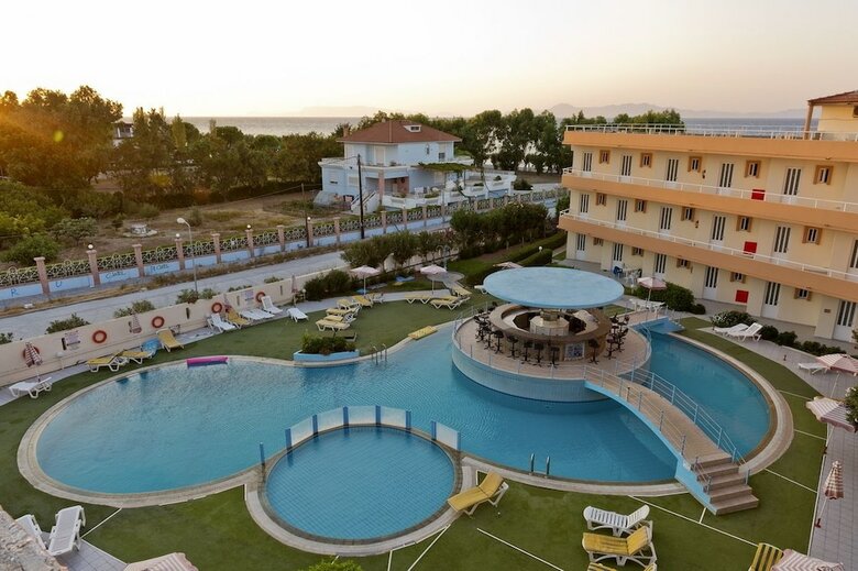 Bayside Hotel Katsaras