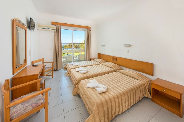 Bayside Hotel Katsaras