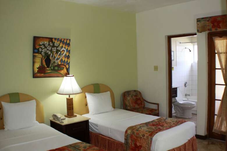 Hotel Toby's Resort